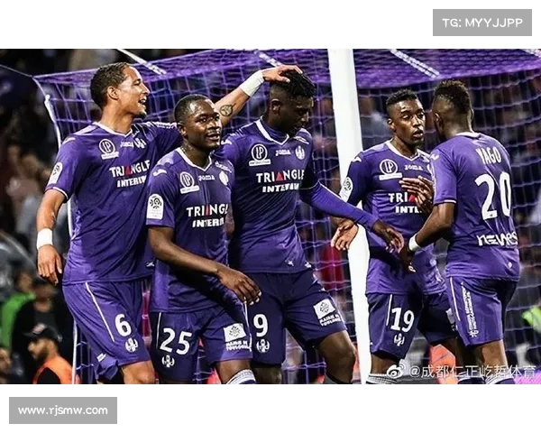 法甲五后卫战术解析与球队适应性探讨如何有效提升防守体系 法甲五后卫战术解析与球队适应性探讨如何有效提升防守体系